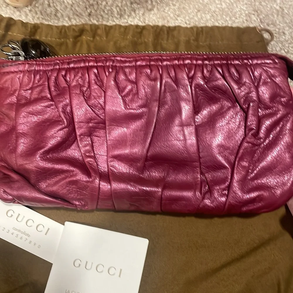 Gucci Pink Leather Chain Wristlet Clutch - Picture 4 of 7